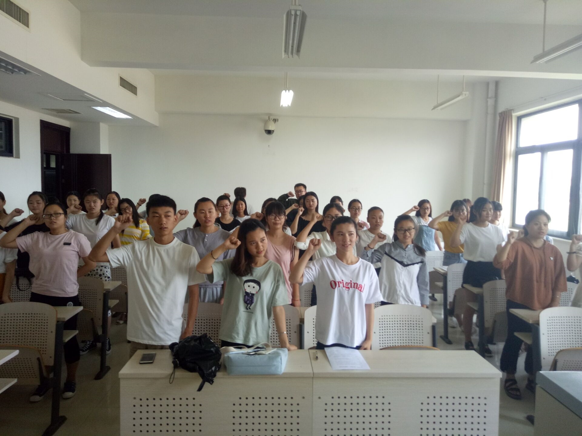 586d8c6a8de0d323.jpg 586d8c6a8de0d323.jpg