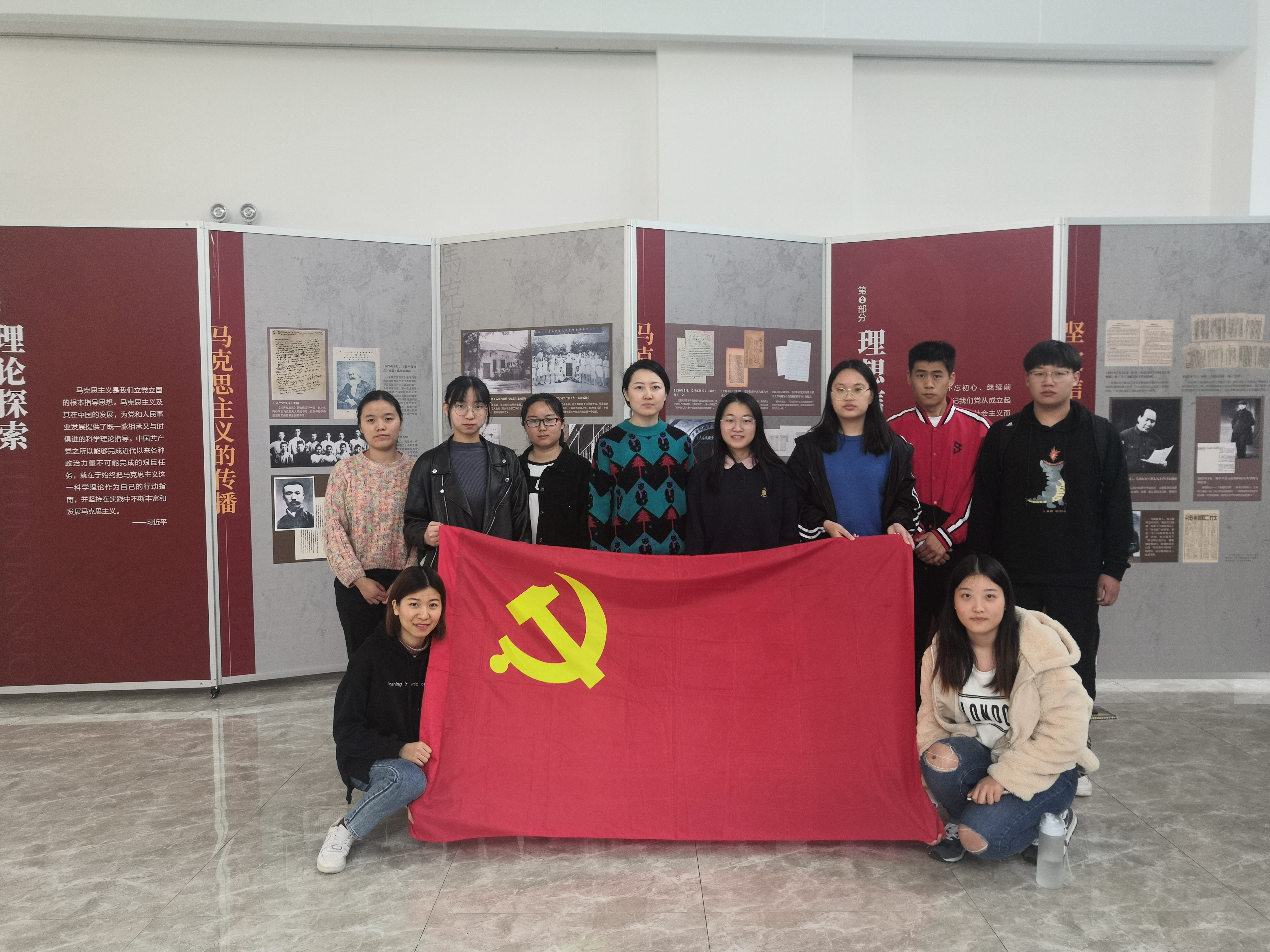 xunhuizhan.jpg xunhuizhan.jpg