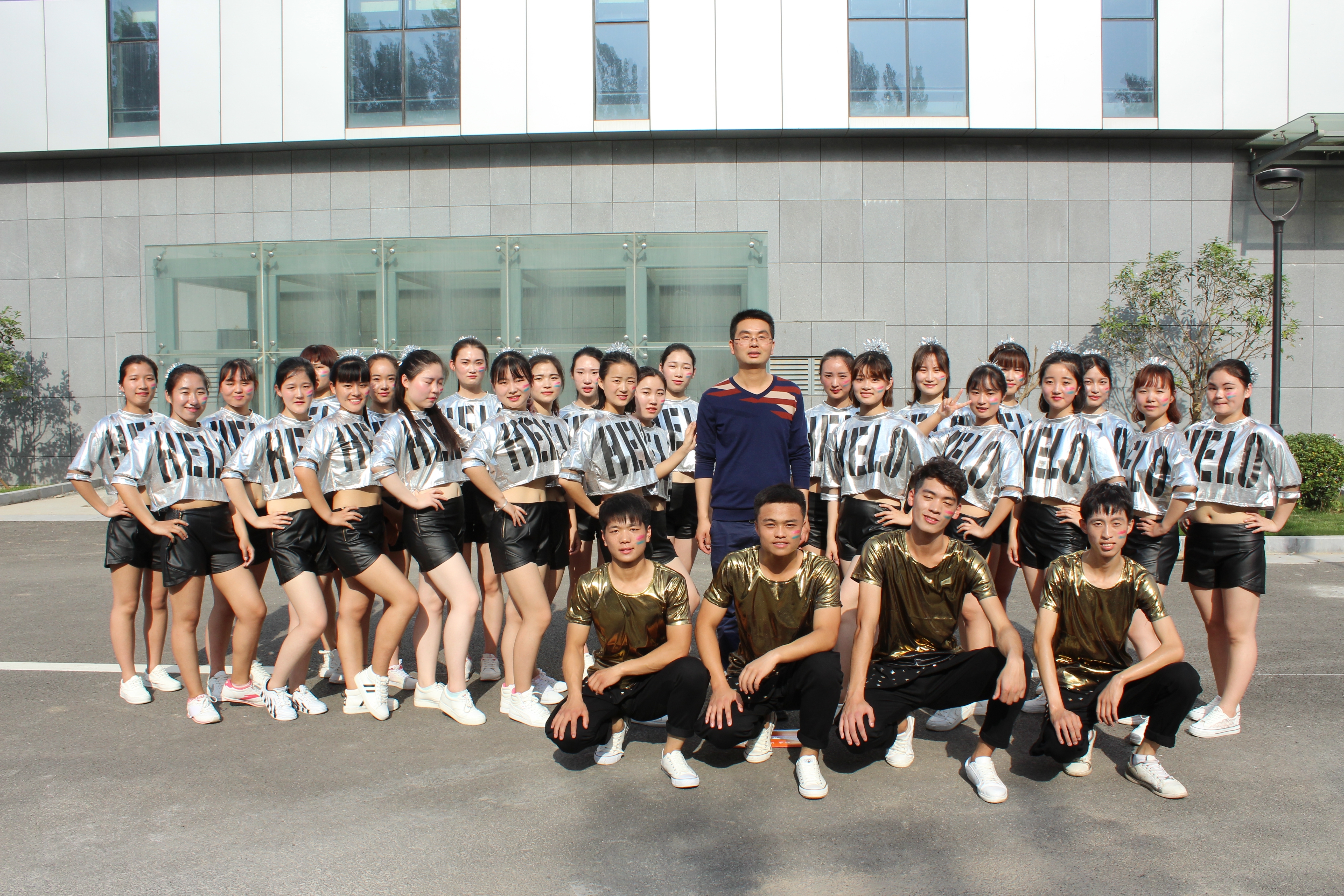 )MMEINX4IRFS8VZ~CE6XJOV.jpg )MMEINX4IRFS8VZ~CE6XJOV.jpg