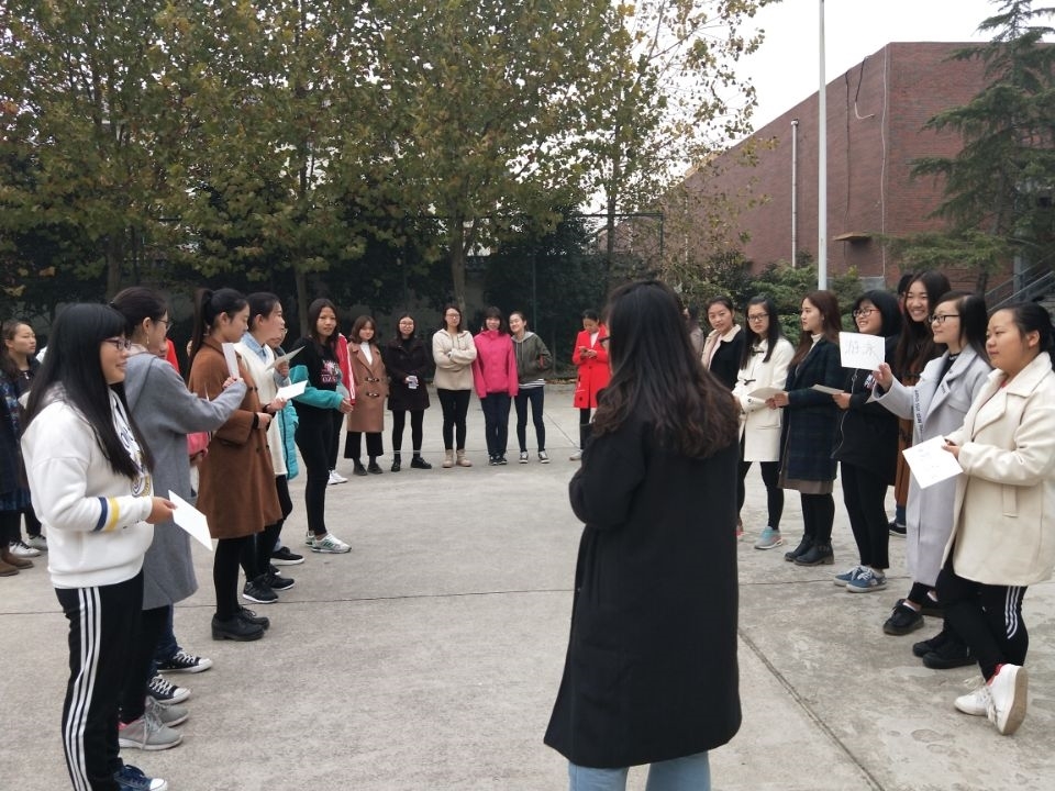 1历史文化学院成功举办“艾滋病预防宣传教育”活动.jpg 1历史文化学院成功举办“艾滋病预防宣传教育”活动.jpg