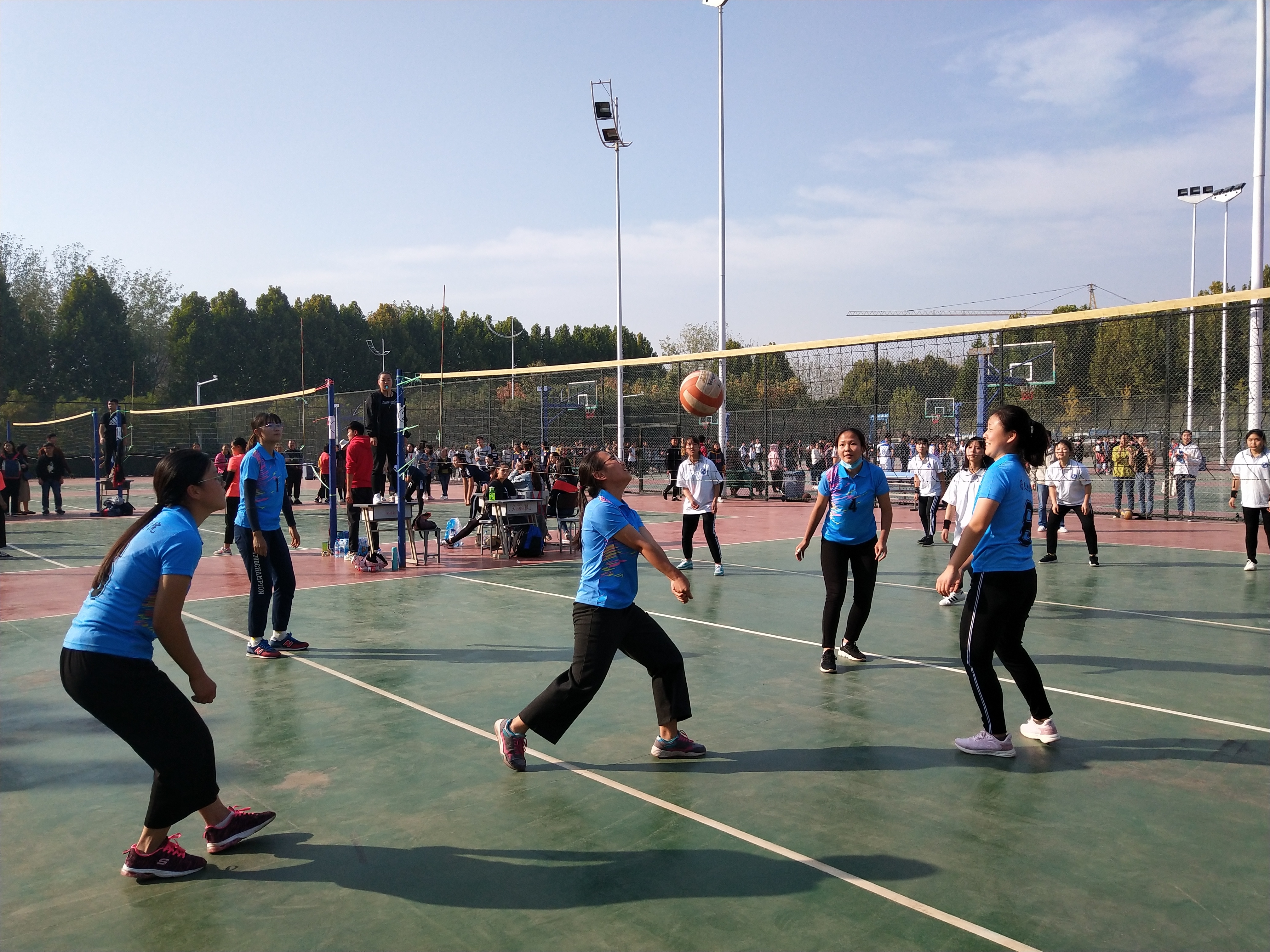 排球.jpg 排球.jpg