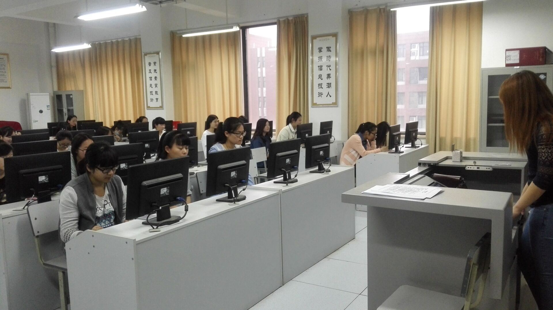 415CC6FFCCD8240DCEF54BDEE1FA65E9.jpg 415CC6FFCCD8240DCEF54BDEE1FA65E9.jpg