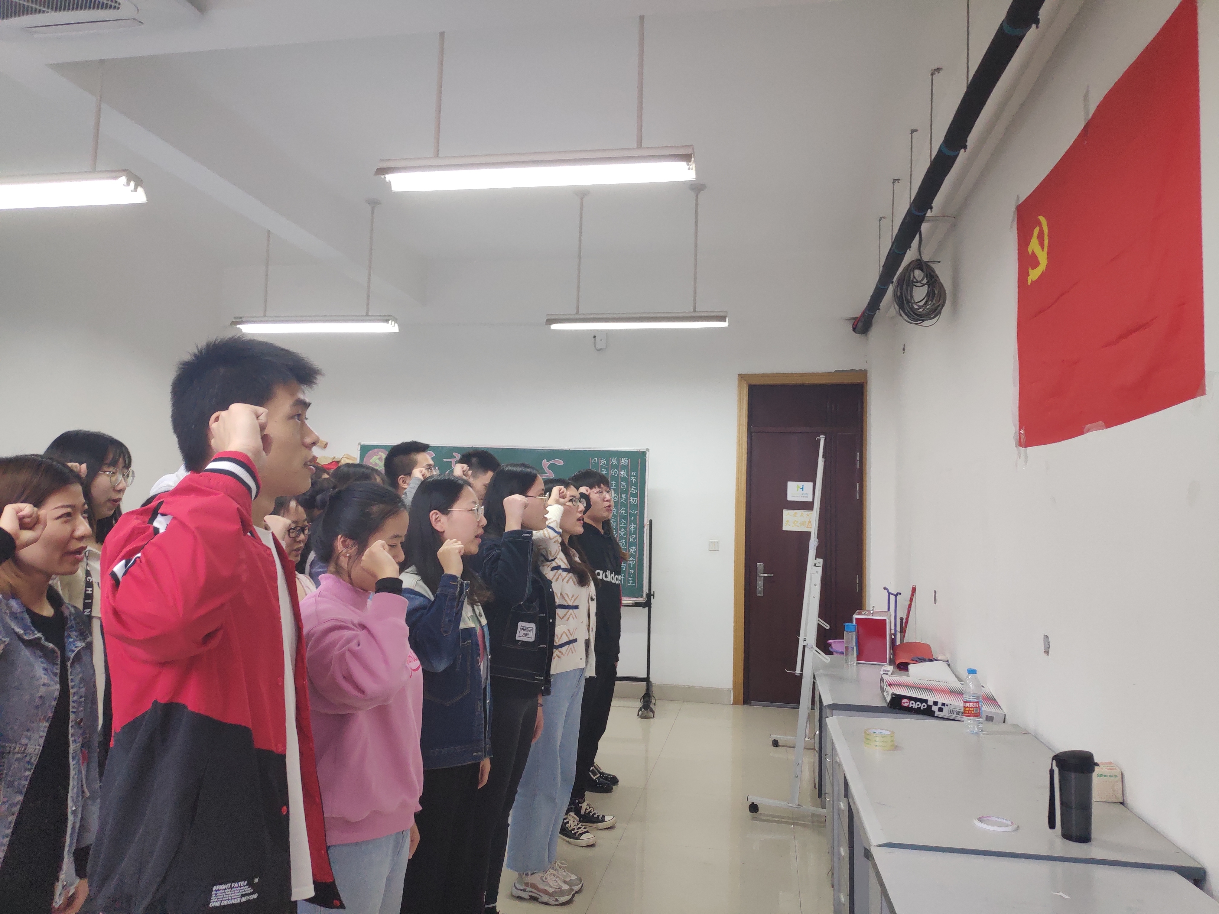 EB164B4D4C7FA8ED398B6F52D759214A.jpg EB164B4D4C7FA8ED398B6F52D759214A.jpg